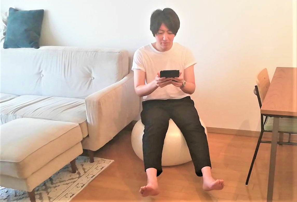 浅井さん・バランスボール・おうち時間