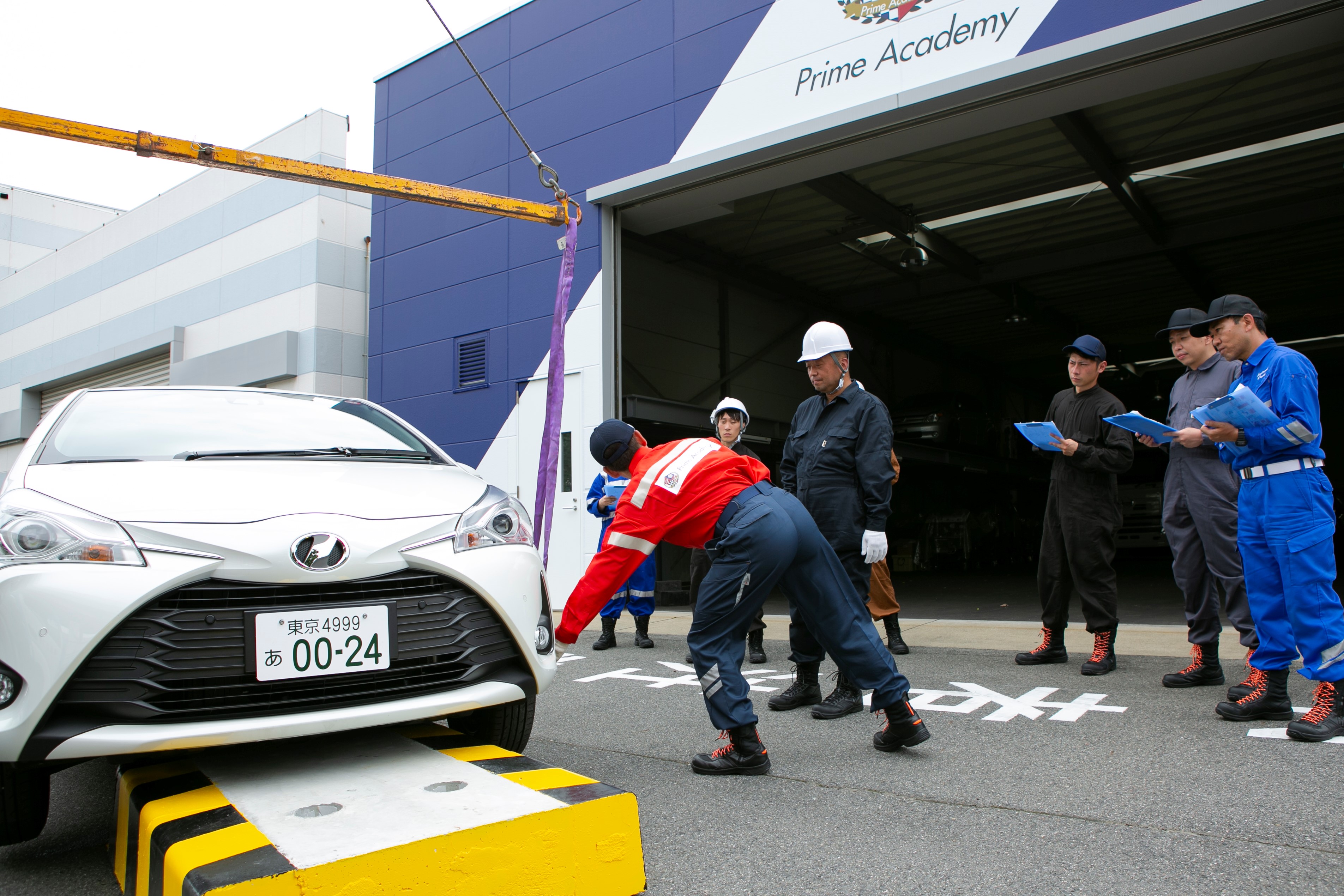 車両の引き上げ作業