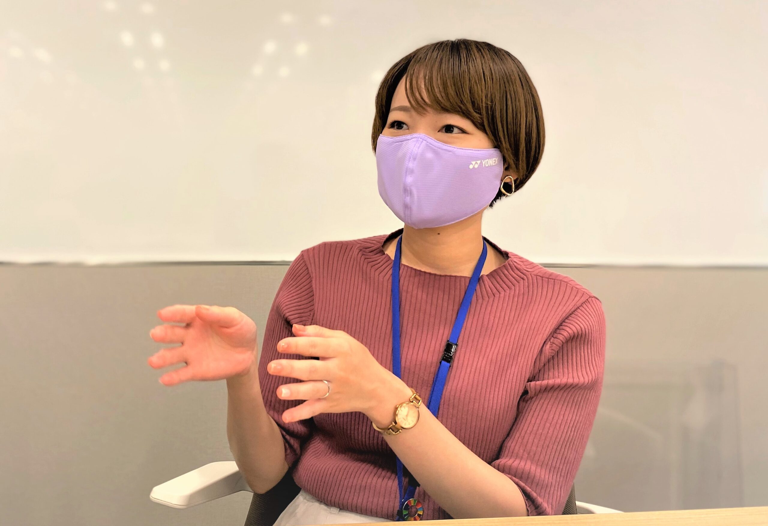 インタビュー中の田中さん