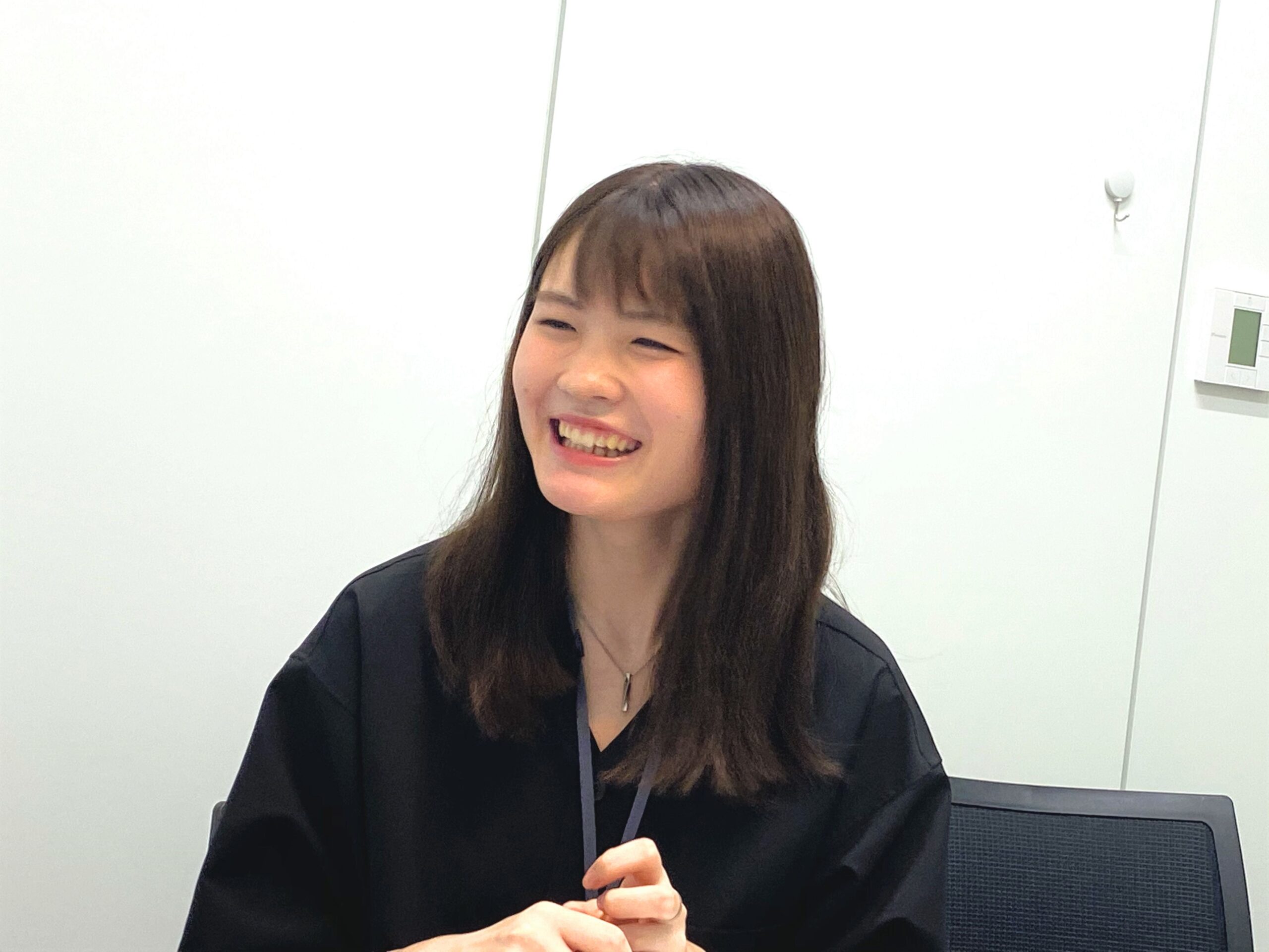 インタビュー中・門間さん3