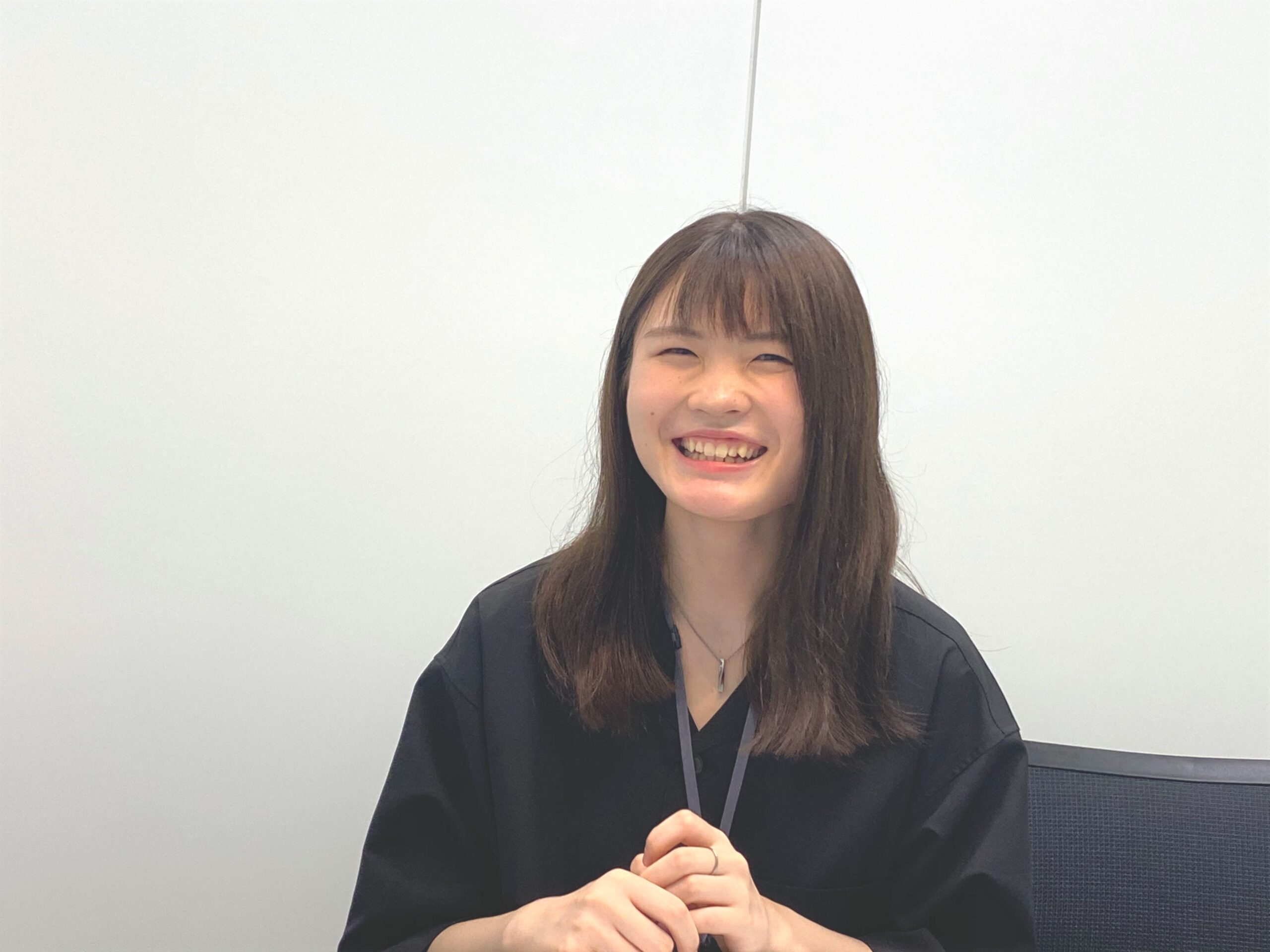 インタビュー中・門間さん5
