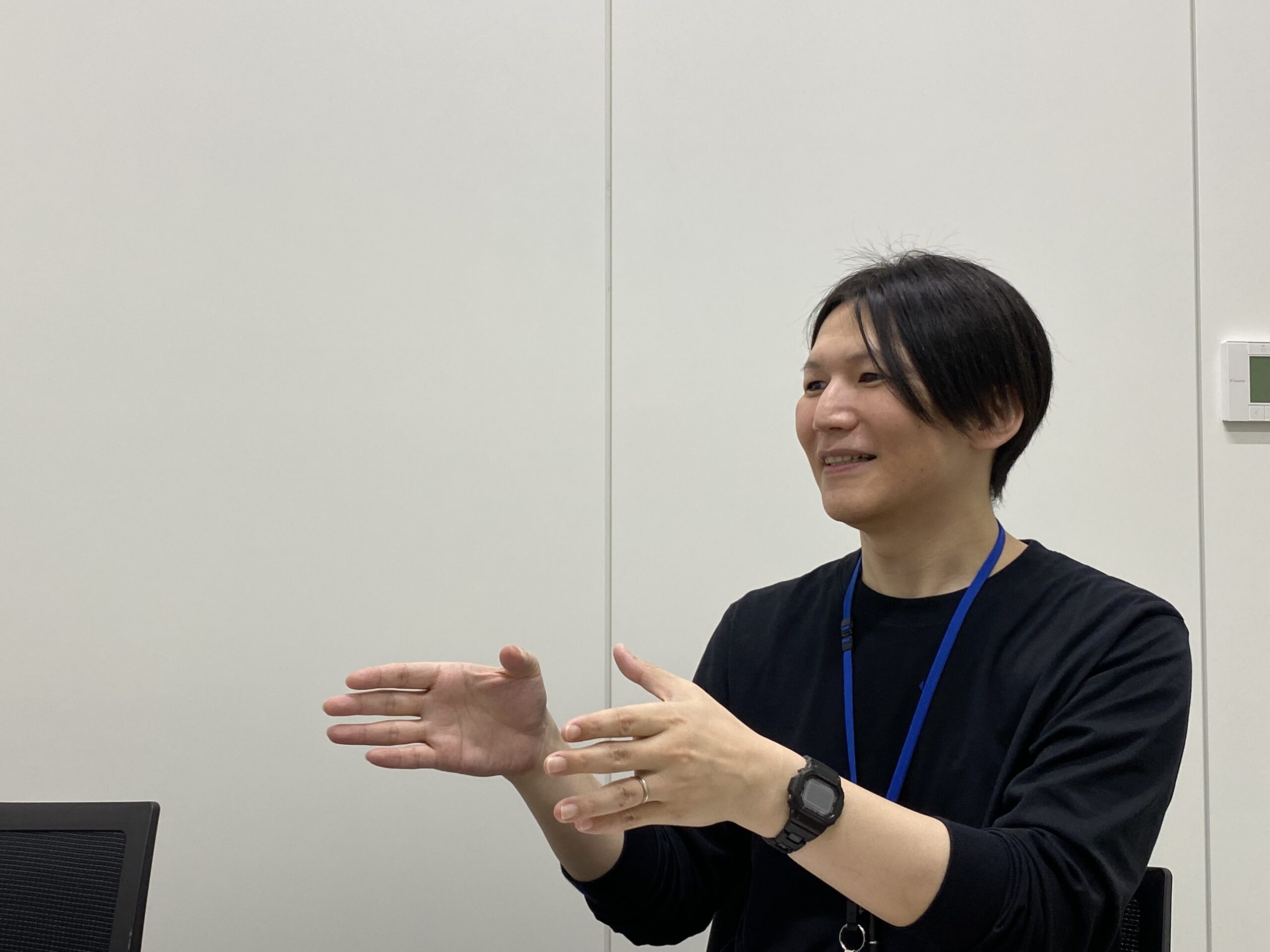 インタビュー中・後藤さん2