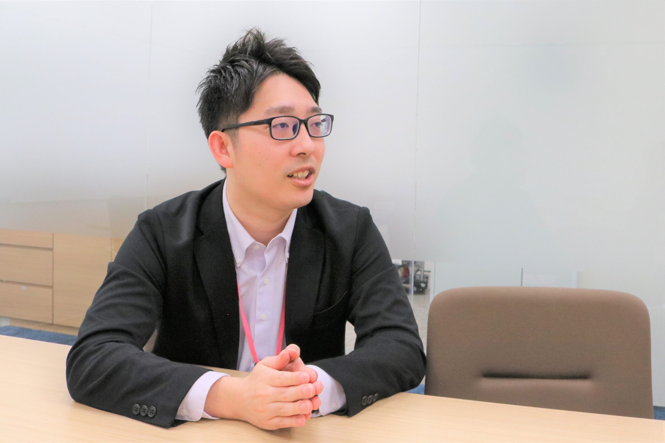 インタビュー中・内さん