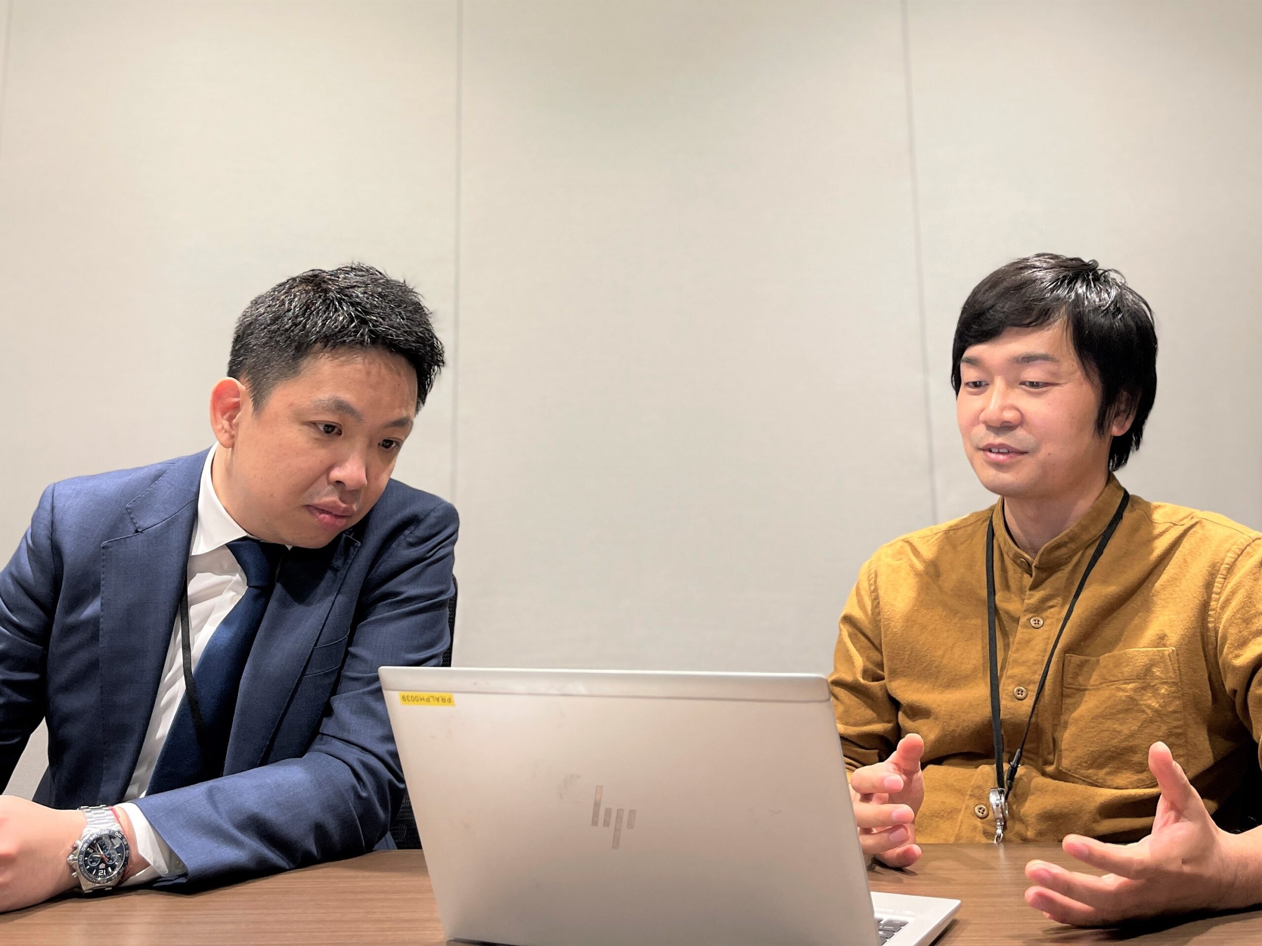 インタビュー中・曽我さん石田さん
