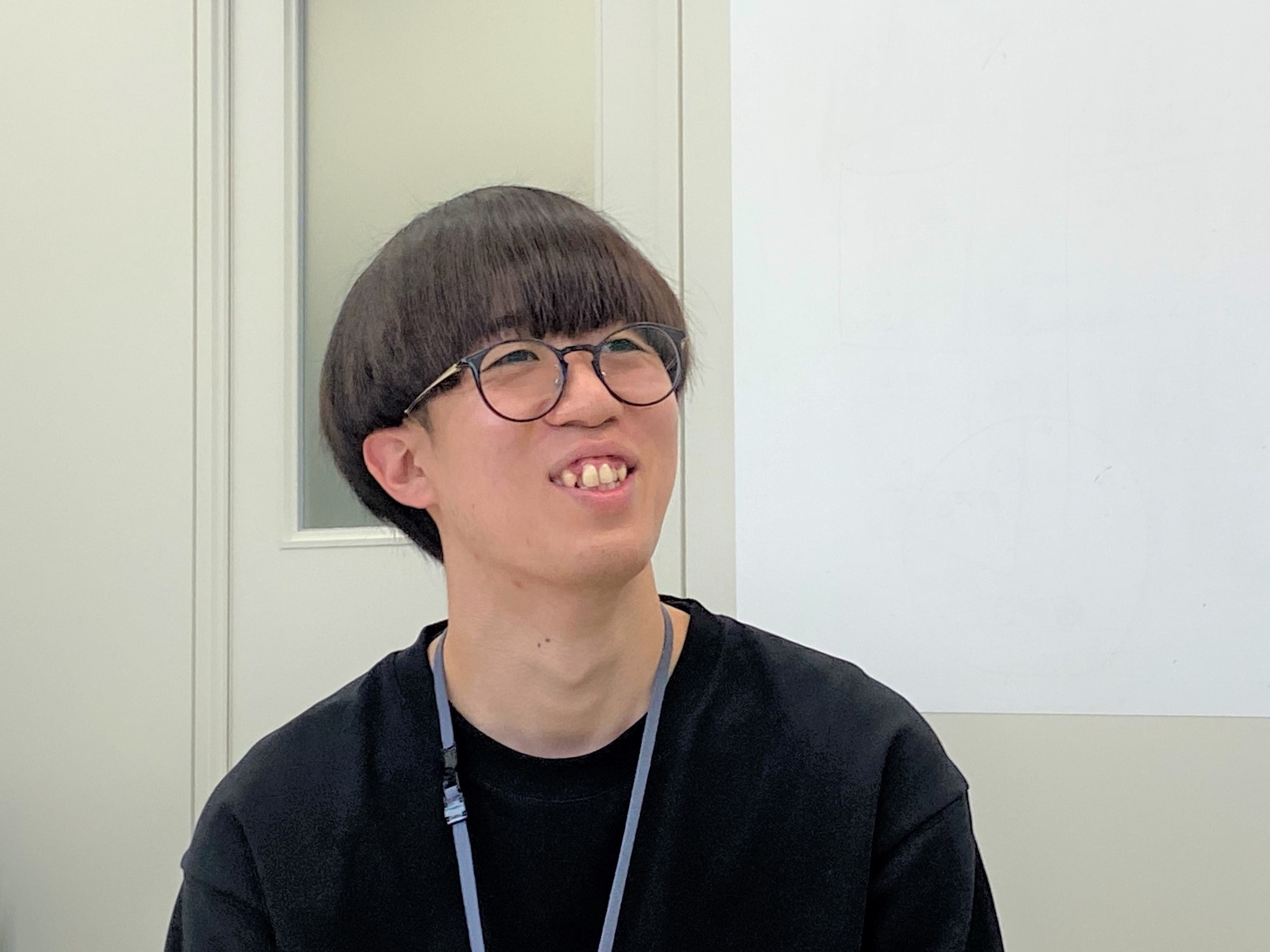 インタビュー中・大石さん1