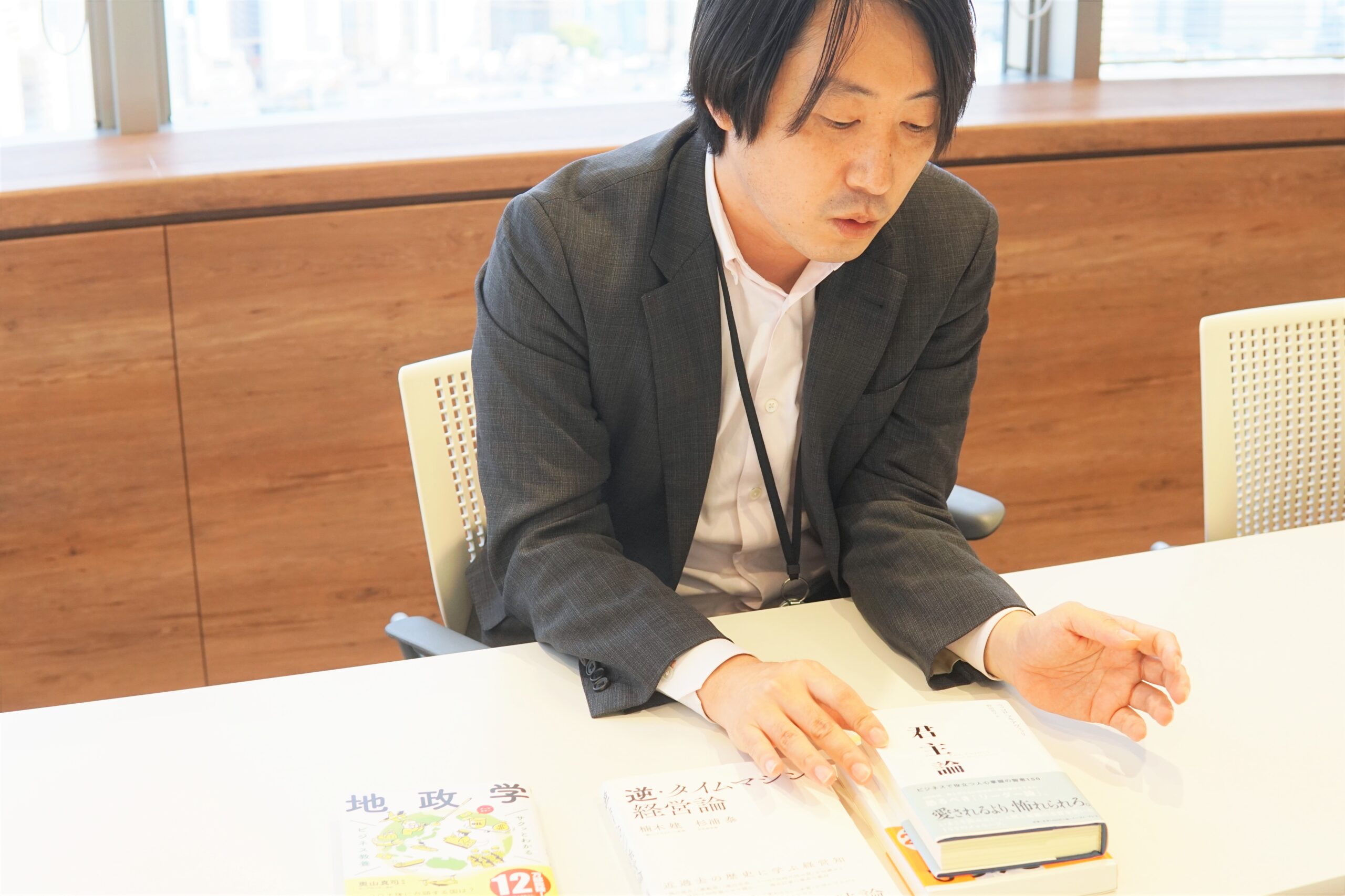 浅岡さんインタビュー中②