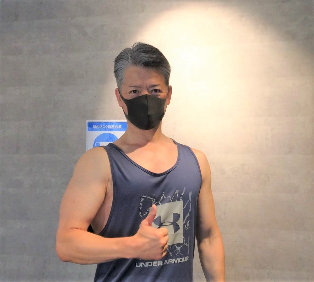 筋トレ姿の前田さん