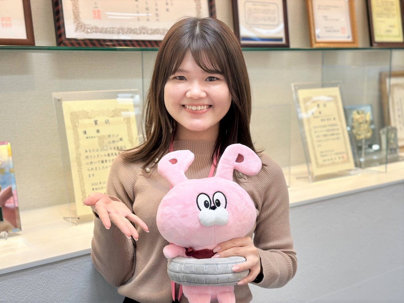 インタビュー中の砂田さん