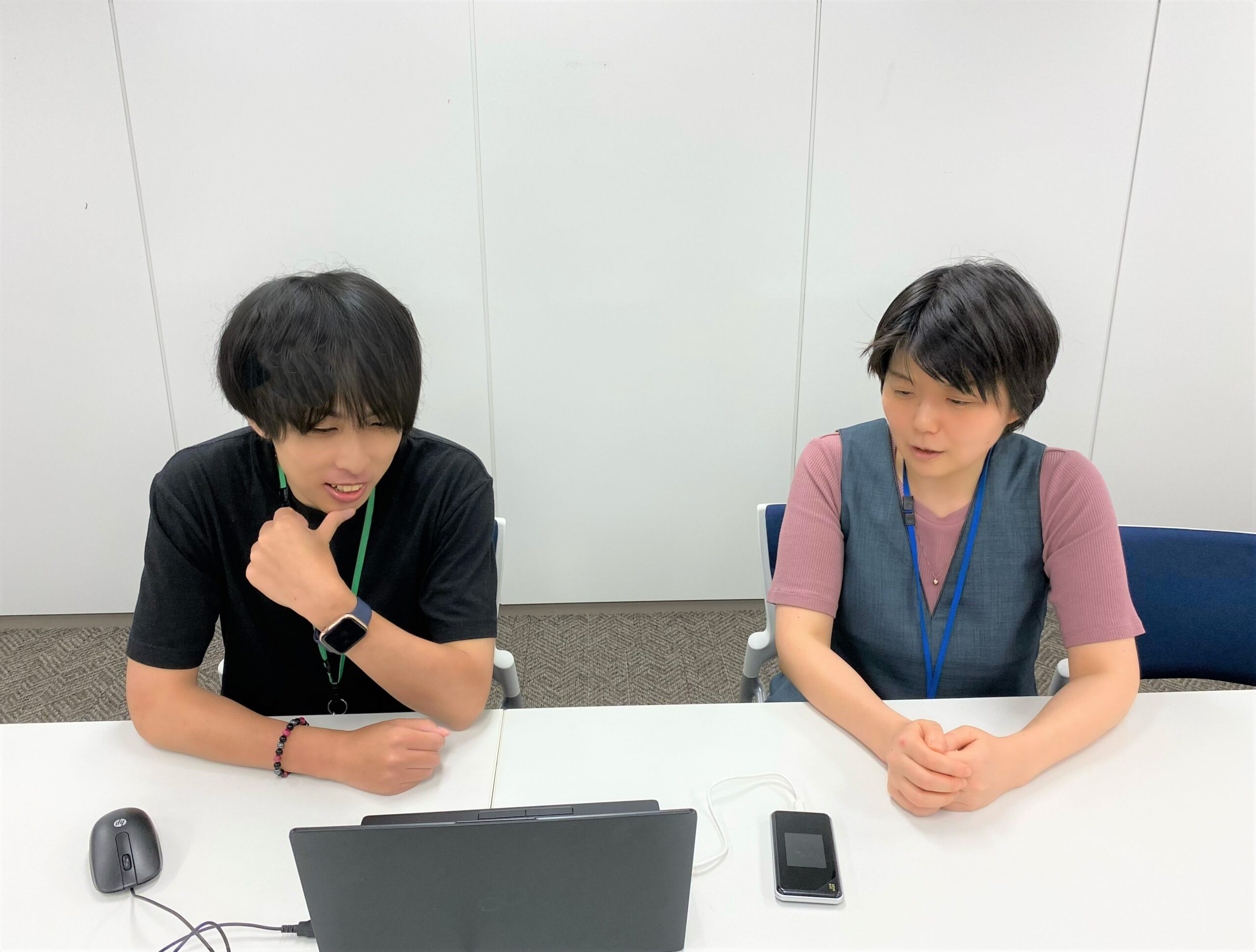 インタビュー中の田口さんと廣瀬さん