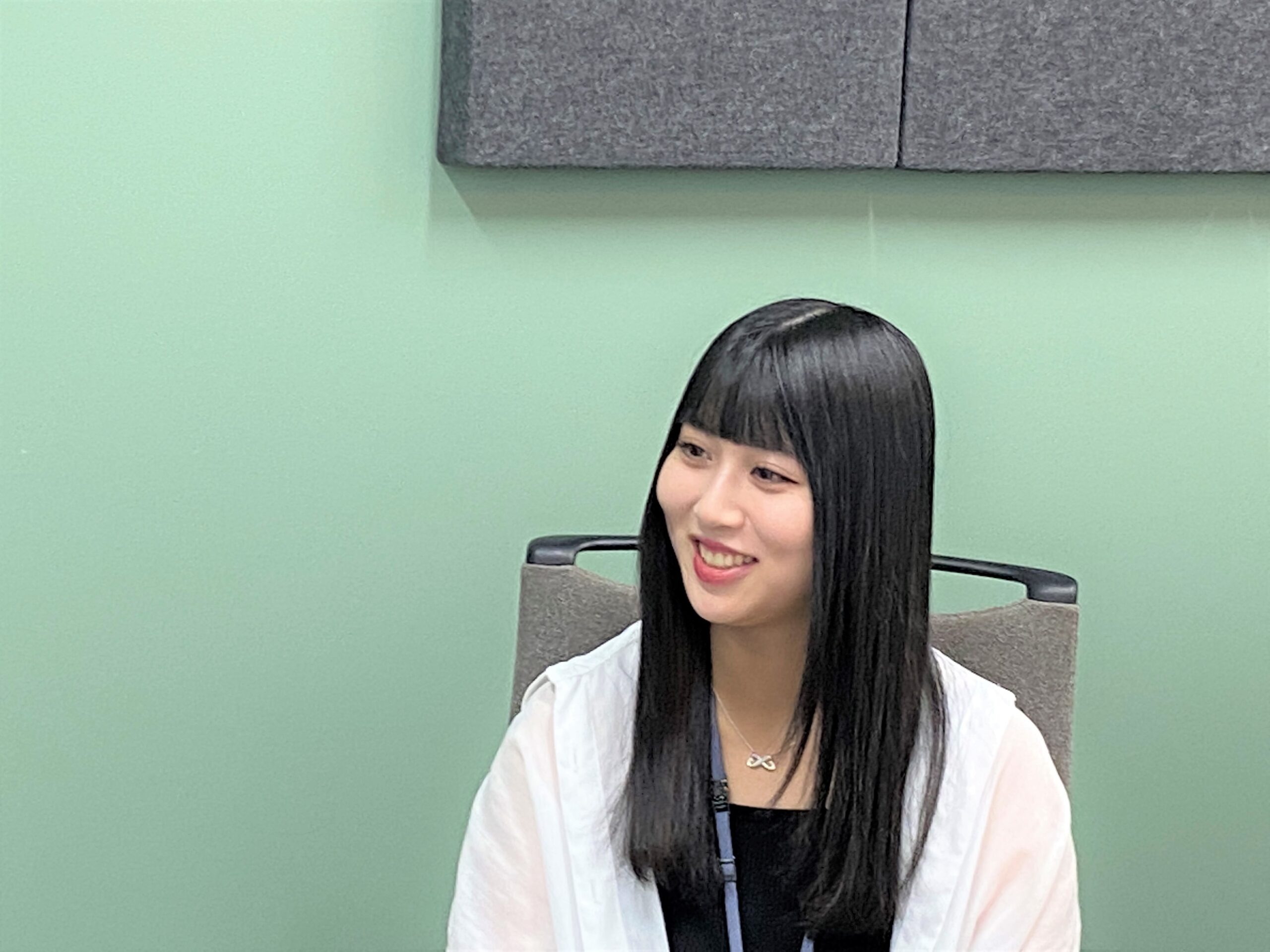 インタビュー中の澤口さん