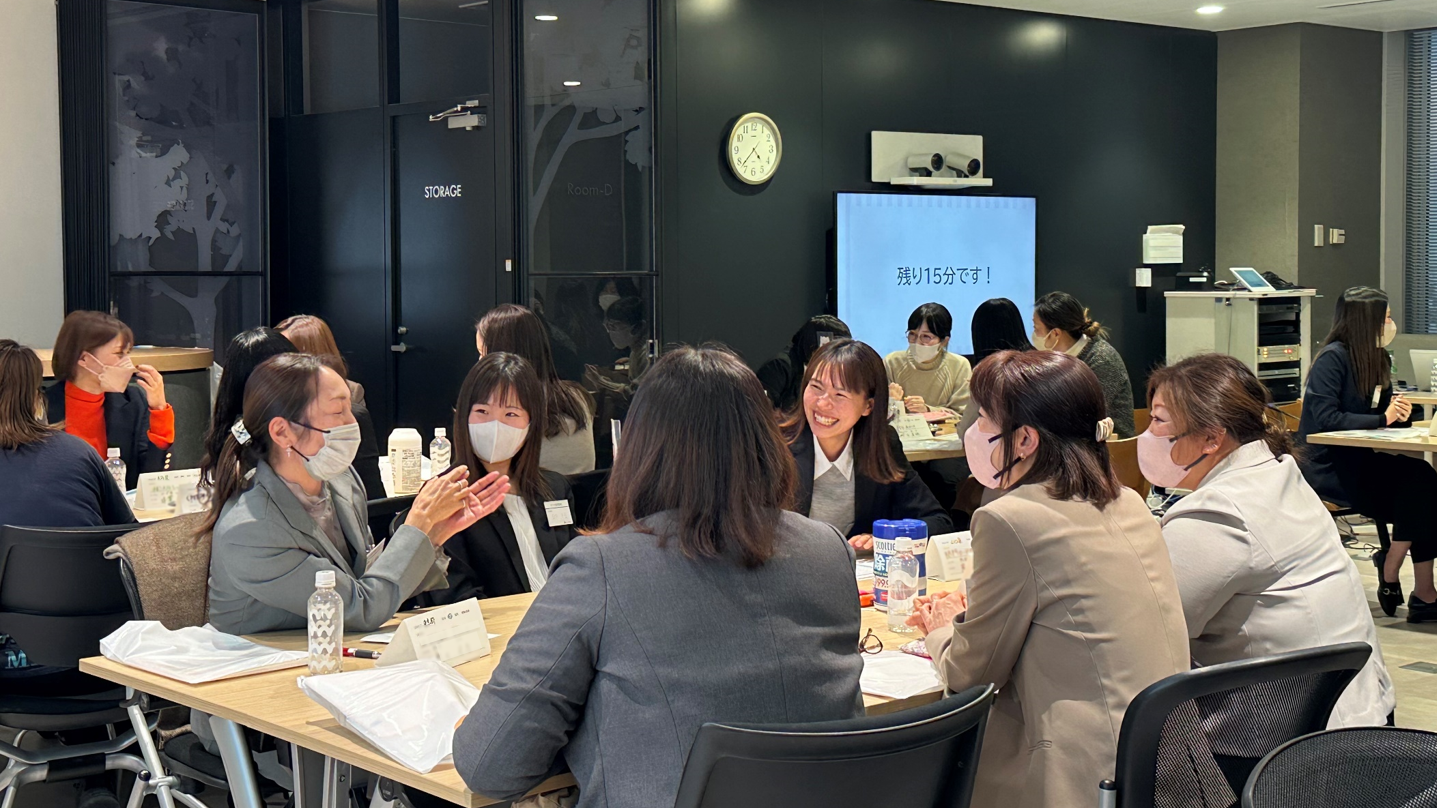 残り15分の中、和気あいあいとする参加者